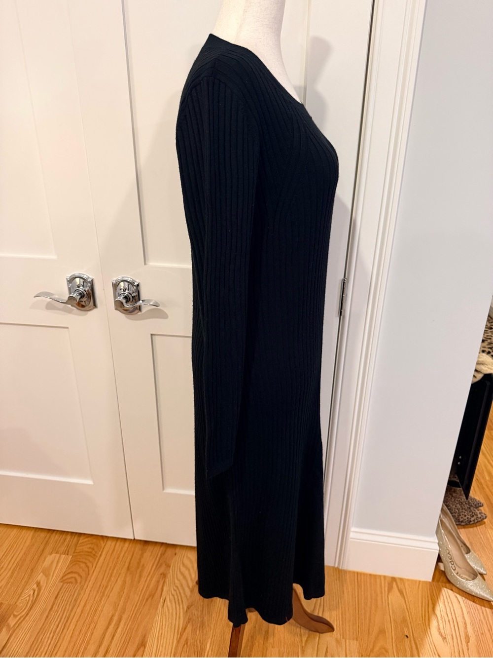 Club Monaco Black Ribbed Long-Sleeve Midi Dress - Picture 8 of 11